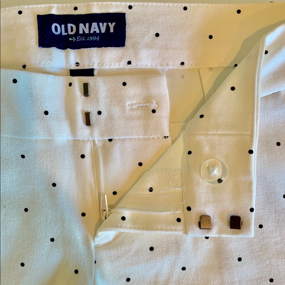 Brand New Old Navy Black & White Polka Dot Shorts - Picture 5 of 6